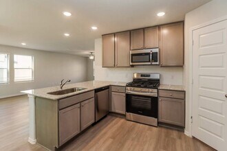 10767 Sunlit St in Cut And Shoot, TX - Foto de edificio - Building Photo