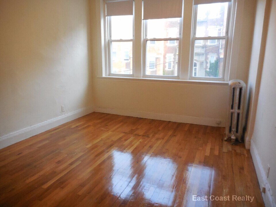 109 Brainerd Rd in Boston, MA - Building Photo