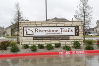 Riverstone Trails Apartments in Sunnyvale, TX - Foto de edificio - Building Photo