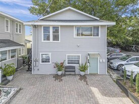 2575 S Himes Ave in Tampa, FL - Building Photo