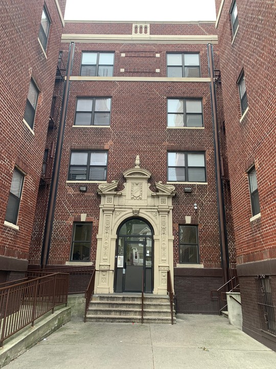 227 Park Ave in East Orange, NJ - Building Photo