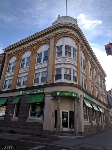 385 George St in New Brunswick, NJ - Foto de edificio