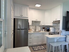 130 N Collier Blvd in Marco Island, FL - Building Photo - Building Photo