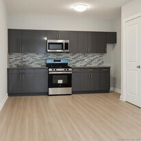511 E Main St in Bridgeport, CT - Building Photo