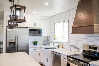 8410 S 890 E in Paradise, UT - Building Photo - Building Photo