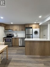 1587-1587 Devon St in Ottawa, ON - Building Photo - Building Photo