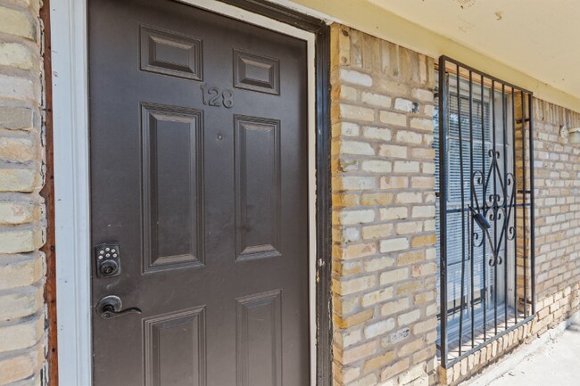 6611 Southpoint St in San Antonio, TX - Building Photo - Building Photo