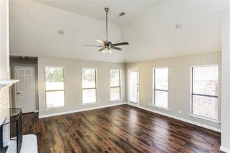 108 Norwood Ln in Lancaster, TX - Building Photo - Building Photo