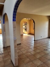 658 Coronado Hills Dr in San Marcos, CA - Foto de edificio - Building Photo