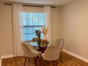 5049 Genove Pl in Riviera Beach, FL - Foto de edificio - Building Photo