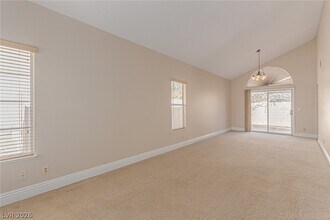 3308 Royal Glen Ct in Las Vegas, NV - Building Photo - Building Photo