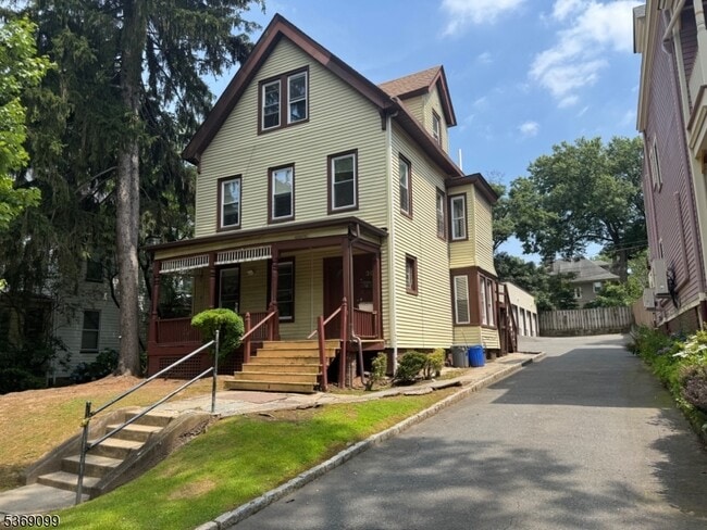 property at 30 Riggs Pl