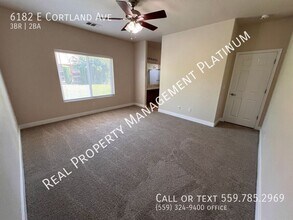 6182 E Cortland Ave in Fresno, CA - Building Photo - Building Photo