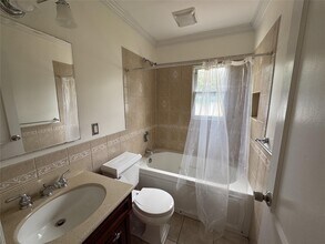 246 S Pershing Ave in Bethpage, NY - Building Photo - Building Photo