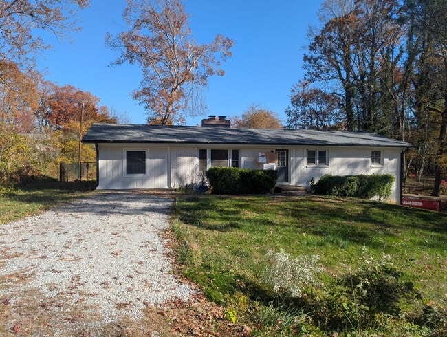 10 N Hudson Ln in Fletcher, NC - Building Photo - Building Photo