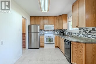 223 Phillips St in Barrie, ON - Building Photo - Building Photo