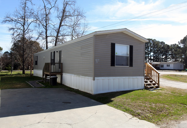 Peaceful Lane Mobile Home Park in Myrtle Beach, SC - Building Photo - Building Photo