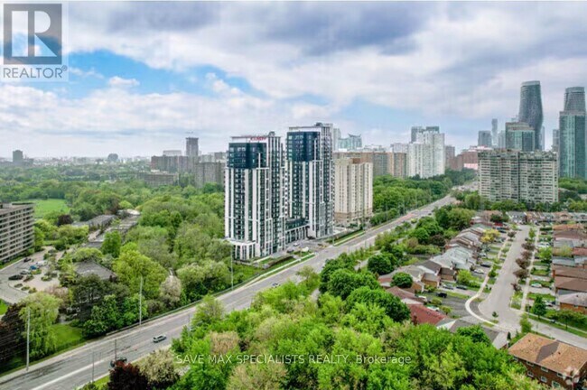 204 Burnhamthorpe Rd E in Mississauga, ON - Building Photo - Building Photo