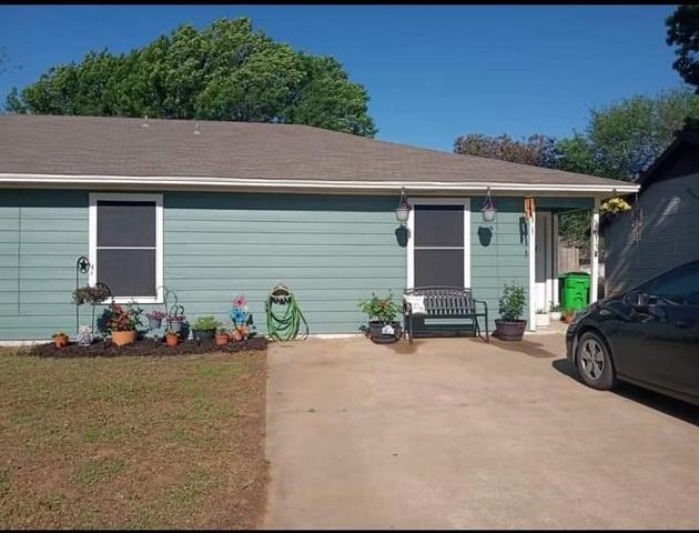 613 N Cherry St in Aubrey, TX - Building Photo - Building Photo