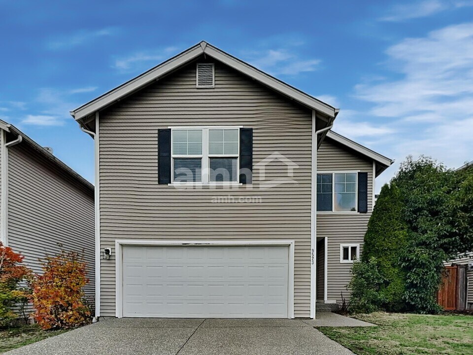 9523 187 St E in Puyallup, WA - Building Photo