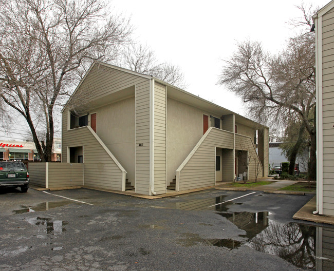 Cottonwood Condominiums in Austin, TX - Building Photo - Building Photo