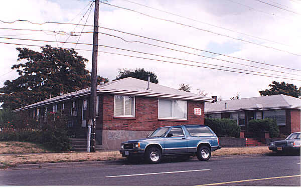 6920-6934 N Interstate Ave in Portland, OR - Building Photo - Building Photo