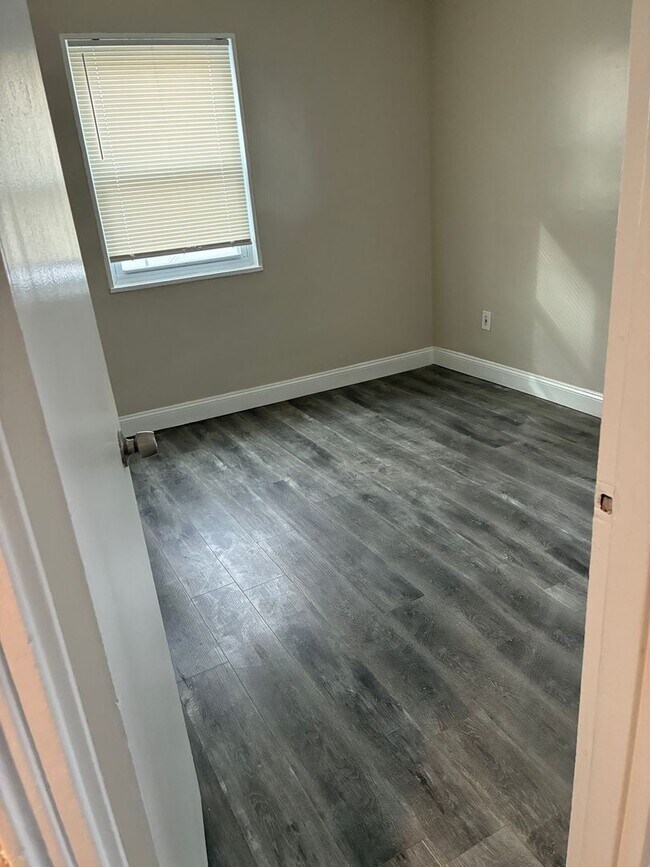 1841 N Dinwiddie St in Arlington, VA - Building Photo - Building Photo