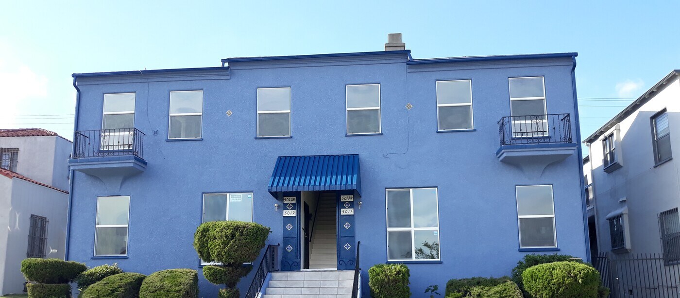 5017 Crenshaw Blvd in Los Angeles, CA - Building Photo