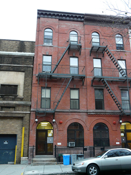 283 E 139th St in Bronx, NY - Foto de edificio