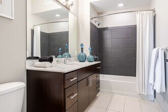 619 W Randolph St, Unit 1114 in Chicago, IL - Foto de edificio - Building Photo