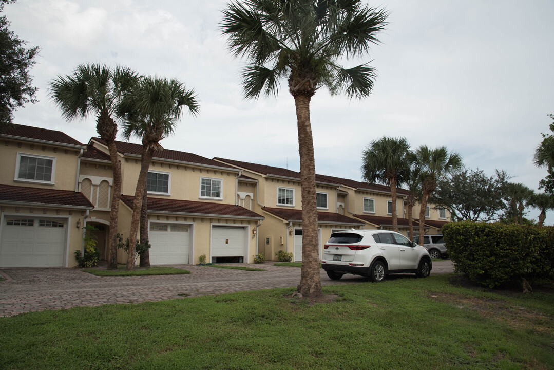 Concordia Townhomes in Clewiston, FL - Building Photo