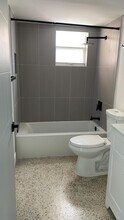 1144 NW 2nd St, Unit 3 in Miami, FL - Building Photo - Building Photo
