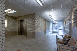 Shorewood Apartments in Madison, WI - Building Photo - Interior Photo