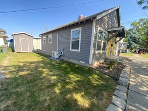 16 N Everett St in Kennewick, WA - Building Photo - Building Photo