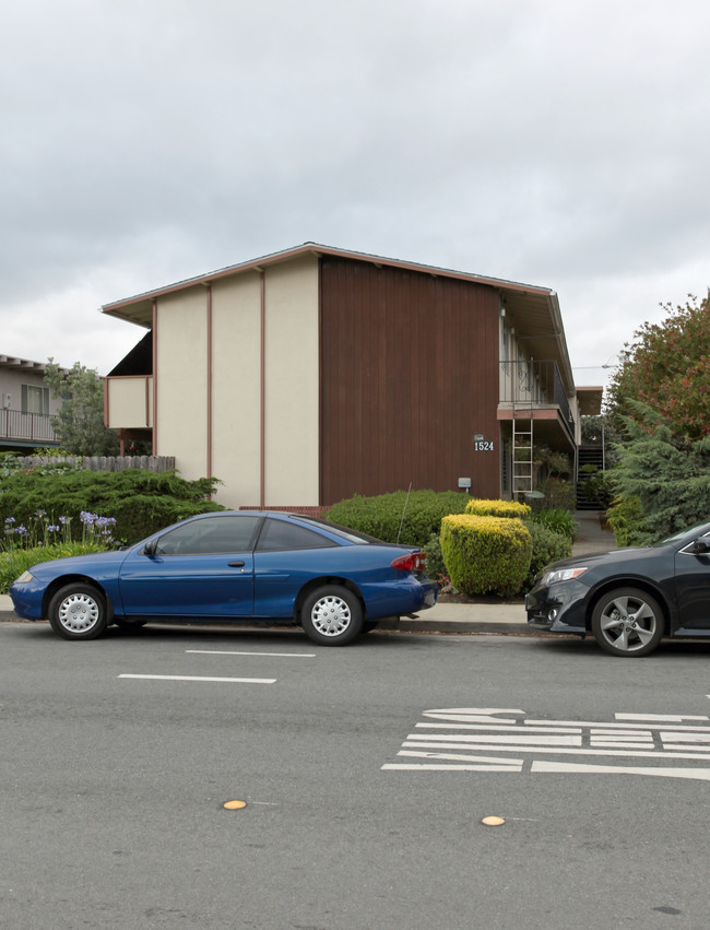 1524 South Claremont in San Mateo, CA - Foto de edificio - Building Photo