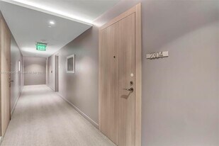 1000 Brickell Plaza in Miami, FL - Building Photo