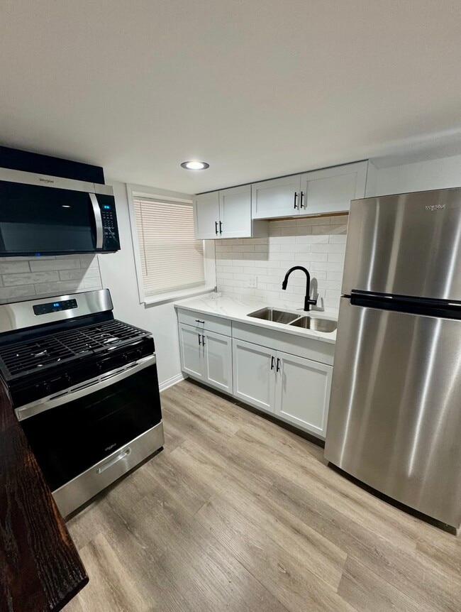 property at 5510 N Spaulding Ave