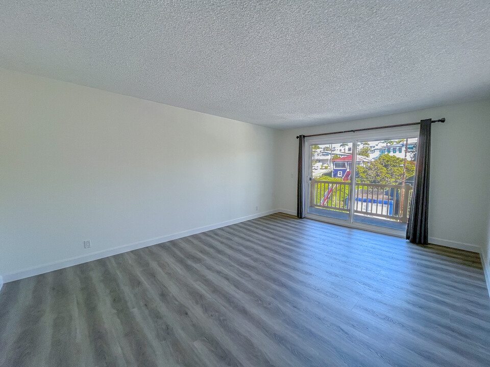 1707 Pacific Coast Hwy in Hermosa Beach, CA - Building Photo