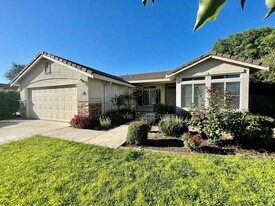 3908 Lembert Dome Ct in Stockton, CA - Building Photo