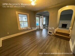 866 S Hawkins Ave in Akron, OH - Building Photo - Building Photo