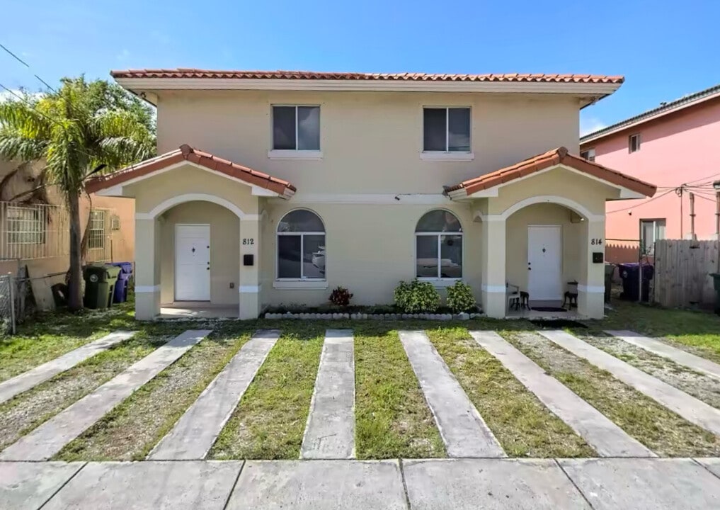 812 NW 22nd Pl in Miami, FL - Building Photo