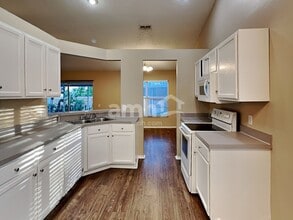 26922 Carmen Pl in Lutz, FL - Building Photo - Building Photo