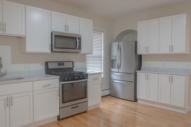 15 Washburn St in New Bedford, MA - Building Photo - Building Photo