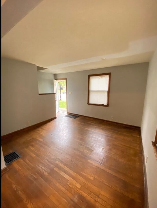 2547-2549-2549 Neil Ave in Columbus, OH - Building Photo