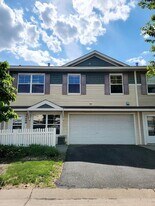 2469 Dawes Place in River Falls, WI - Building Photo