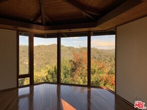 21277 Entrada Rd in Topanga, CA - Building Photo - Building Photo