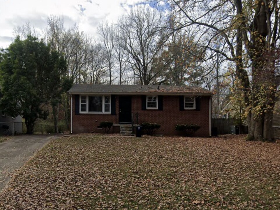 1424 Daniel St in Clarksville, TN - Building Photo