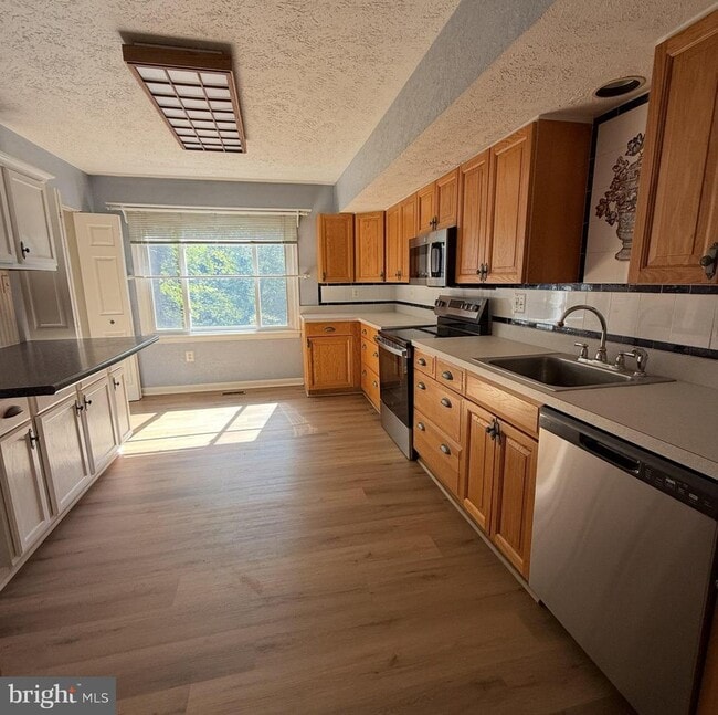 property at 15723 Edgewood Dr