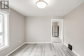 33 Rose Ave in Brantford, ON - Building Photo - Building Photo