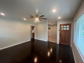 5417 De Milo Dr in Houston, TX - Building Photo - Building Photo